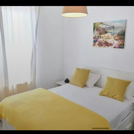 Coco Butique Luxury Apartament-mamaia Nord 公寓 那沃达利
